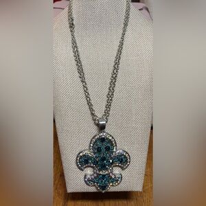 Flour De Lis  Silver tone Necklace with Blue green rhinestones EUC